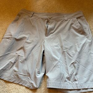 Columbia Men's Tan Flat Front Shorts